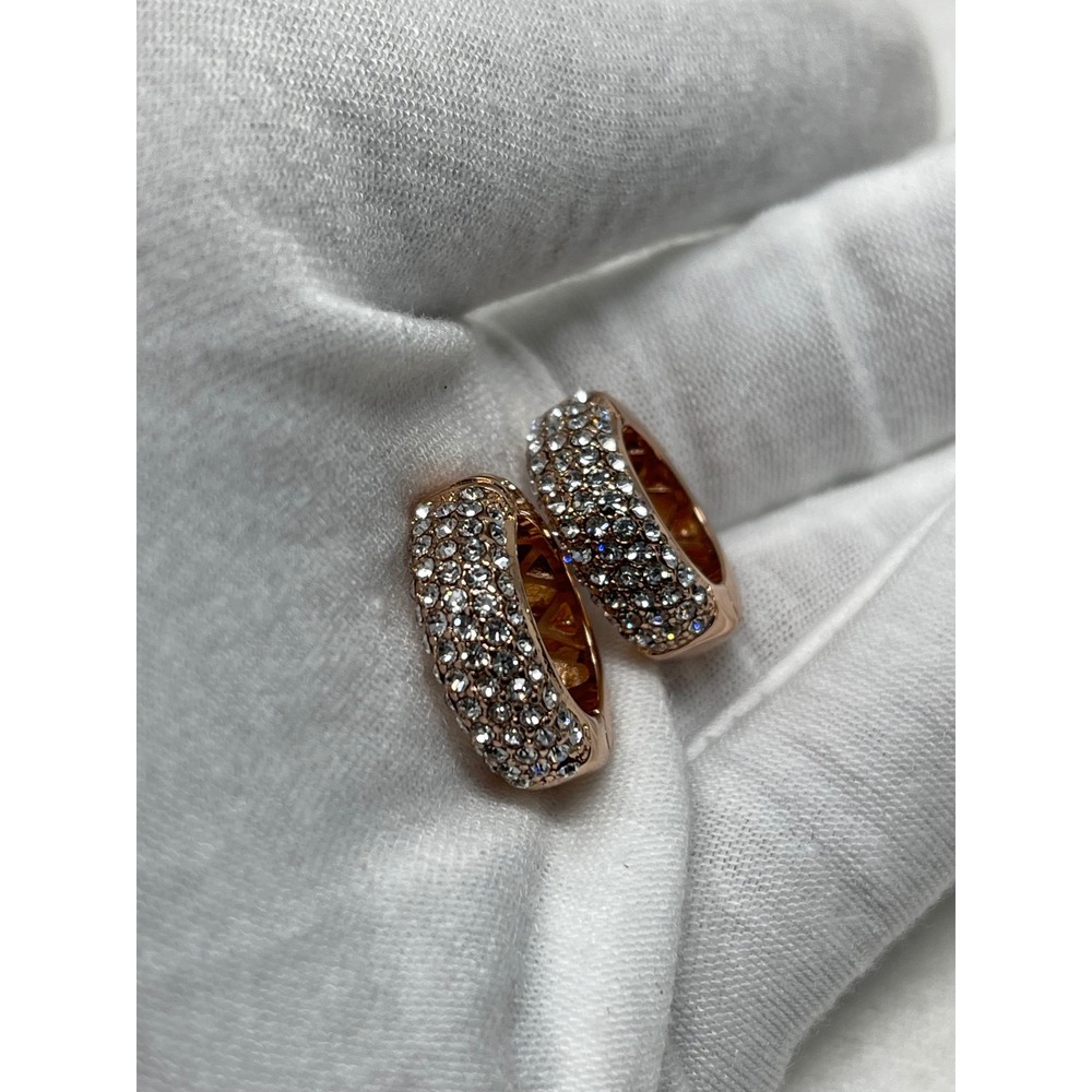 Joan Boyce Hoop Earrings Womens OS Rose Gold Excellent Pave Crystal Huggie - Picture 7 of 8